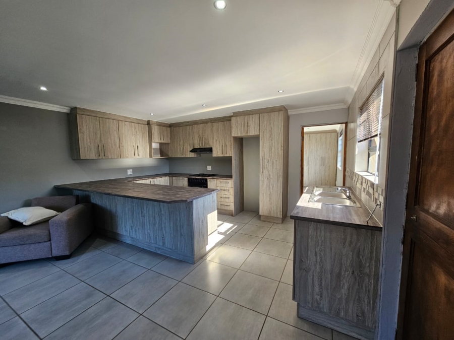 To Let 1 Bedroom Property for Rent in Greenshields Park Eastern Cape
